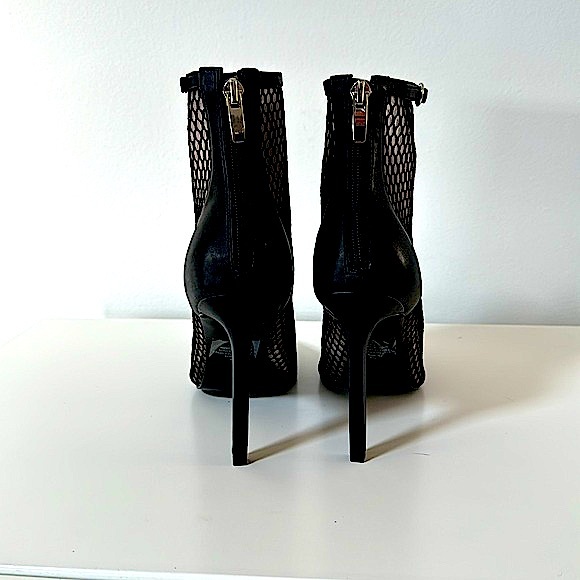 NWB!! Nine West Meshed Pointed Toe Heels! - Picture 4 of 6